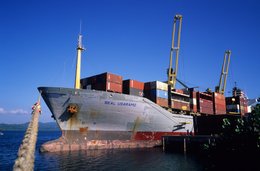 Cargo-ship;-Comoros-Archipelago;-Containers;-Cranes;-France;-Indian-Ocean;-Kaleidos;-Kaleidos-images;-La-parole-à-limage;-Laurent-Abad;-Mayotte;-Port;-Quay;-Seal-Usaramo;-Stories-Pictures